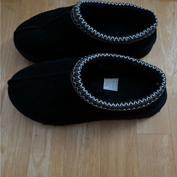 Black Ugg Tasman Slippers Women’s size 9 - Picture 3 of 4